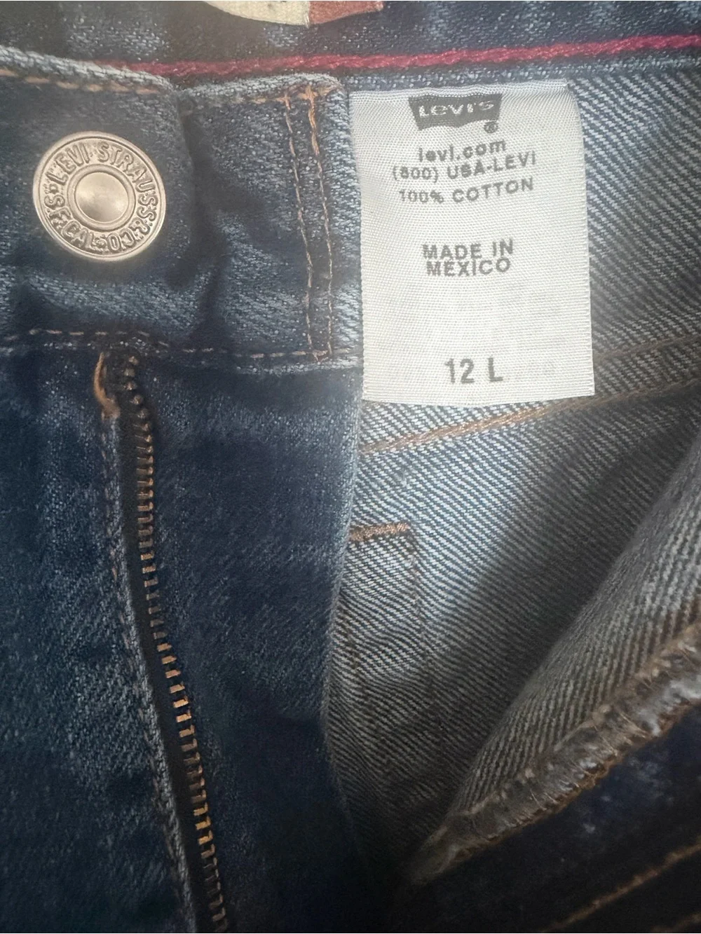 Levi’s 550•Relaxed Tapered Leg Jeans